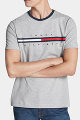 Tommy Hilfiger - Essential Flag Logo T-Shirt